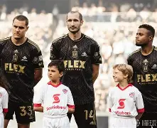 分区决赛战况：洛杉矶快船防线稳固，曼城进攻受阻，东契奇成最佳的简单介绍